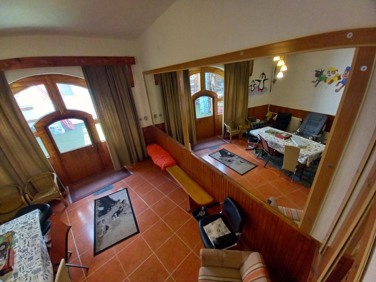 Triniti Vendeghaz Hotel Eger Exterior foto